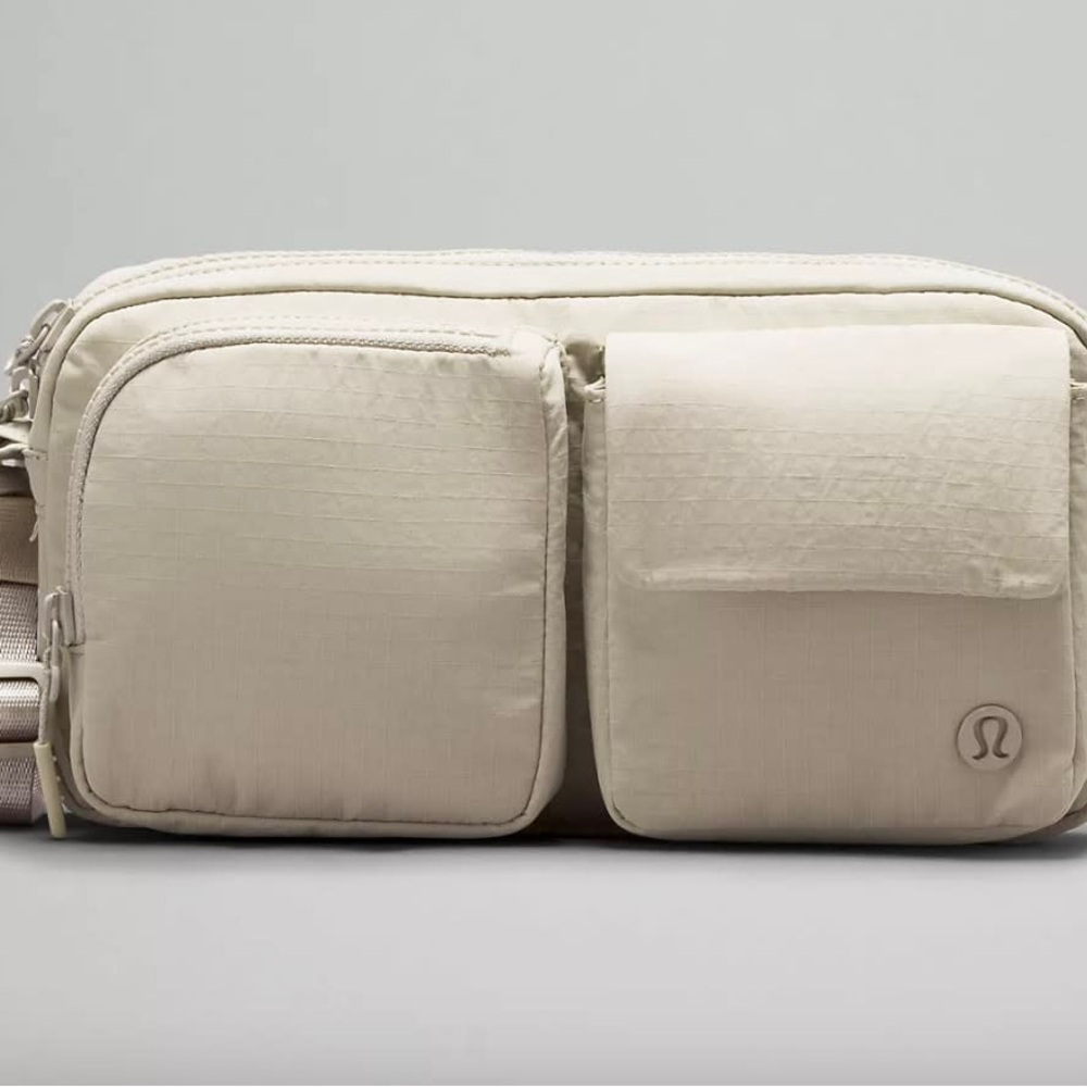Lululemon Athletica Multipocket Crossbody 2.5L Raw Linen